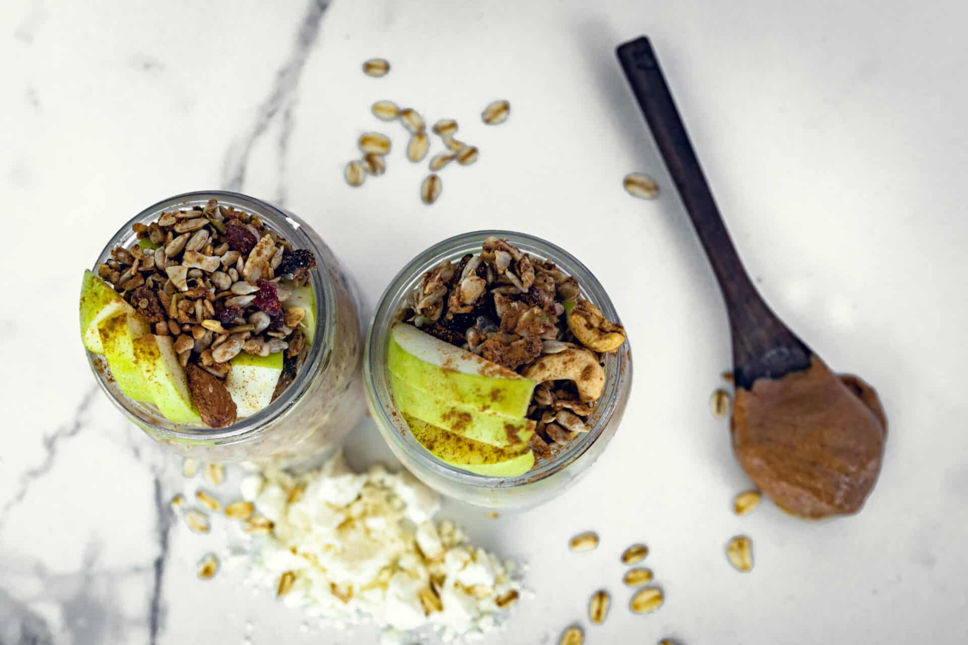 Oats-04-Apple-Cinnamon-DC3A9431-scaled-e1643288408498