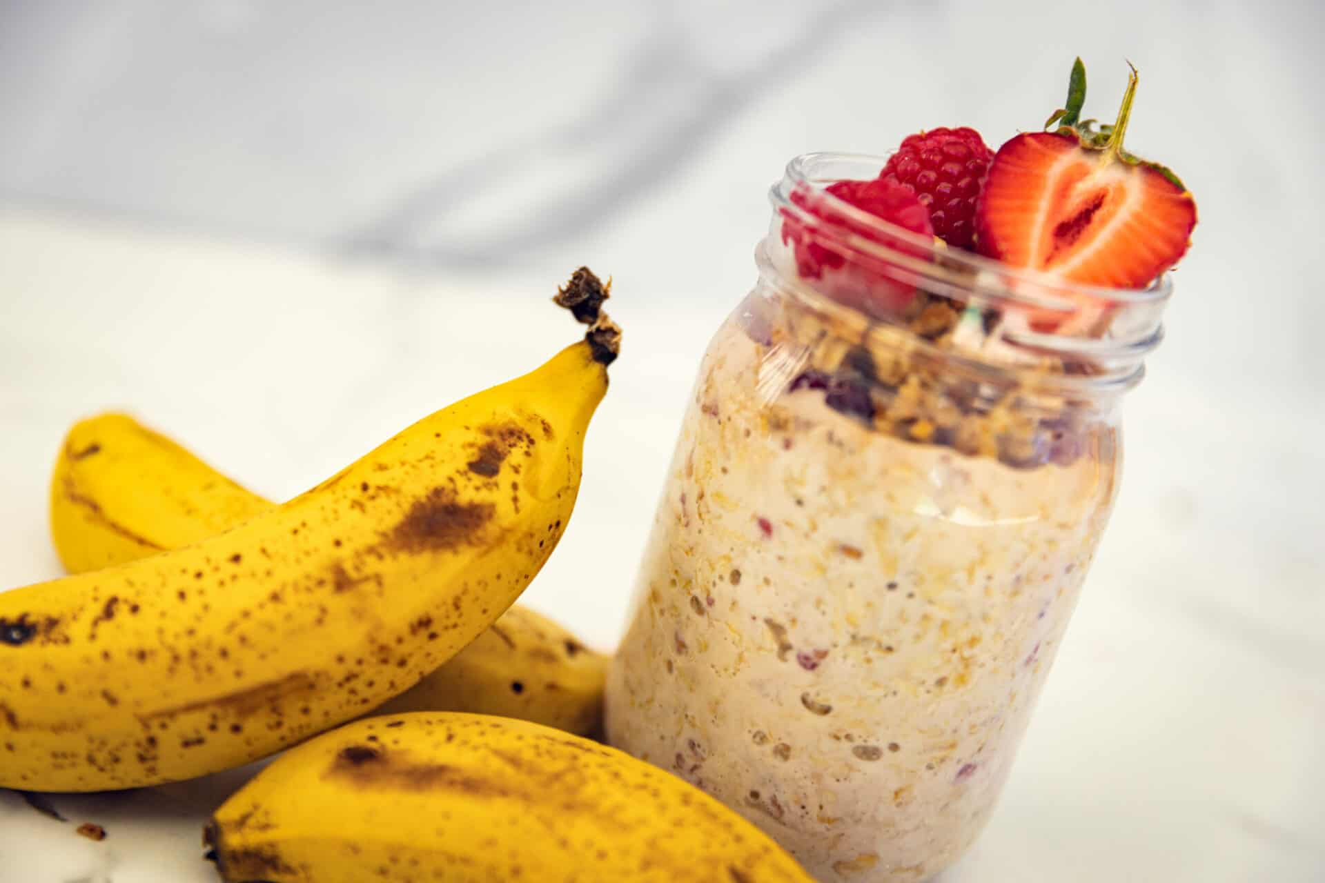 Oats-02-Banana-Raspberry-DC3A9394-scaled-e1643289236977